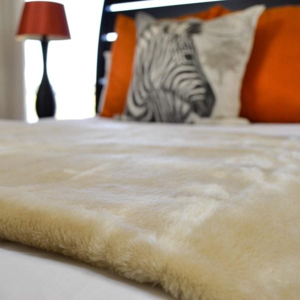 Legacy Leisure - Belfiore Hotel blankets - Plain Bone