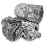 210 x 180 Fleece Blanket Warm Winter Throw - Image 9