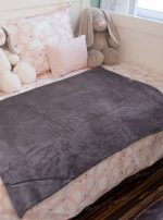 Delicate Royal Suede Microfiber Fleece Throw Blanket - 150x180cm - Image 9
